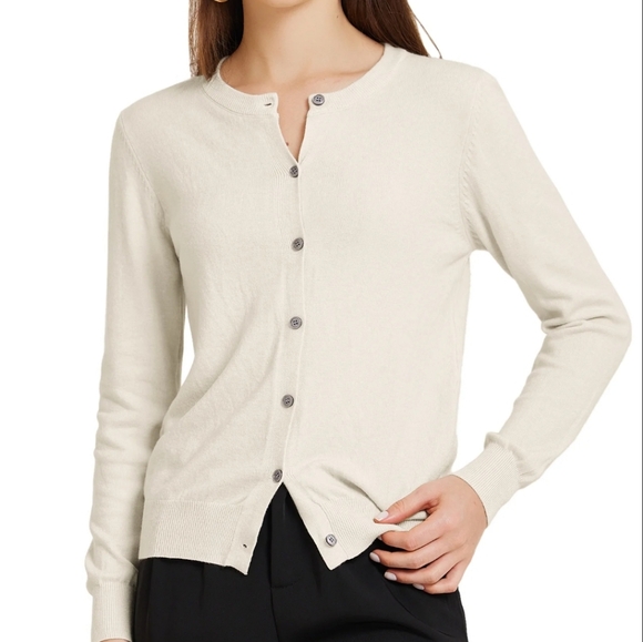 Cable & Gauge Sweaters - CABLE AND GAUGE IVORY CARDIGAN SIZE SMALL